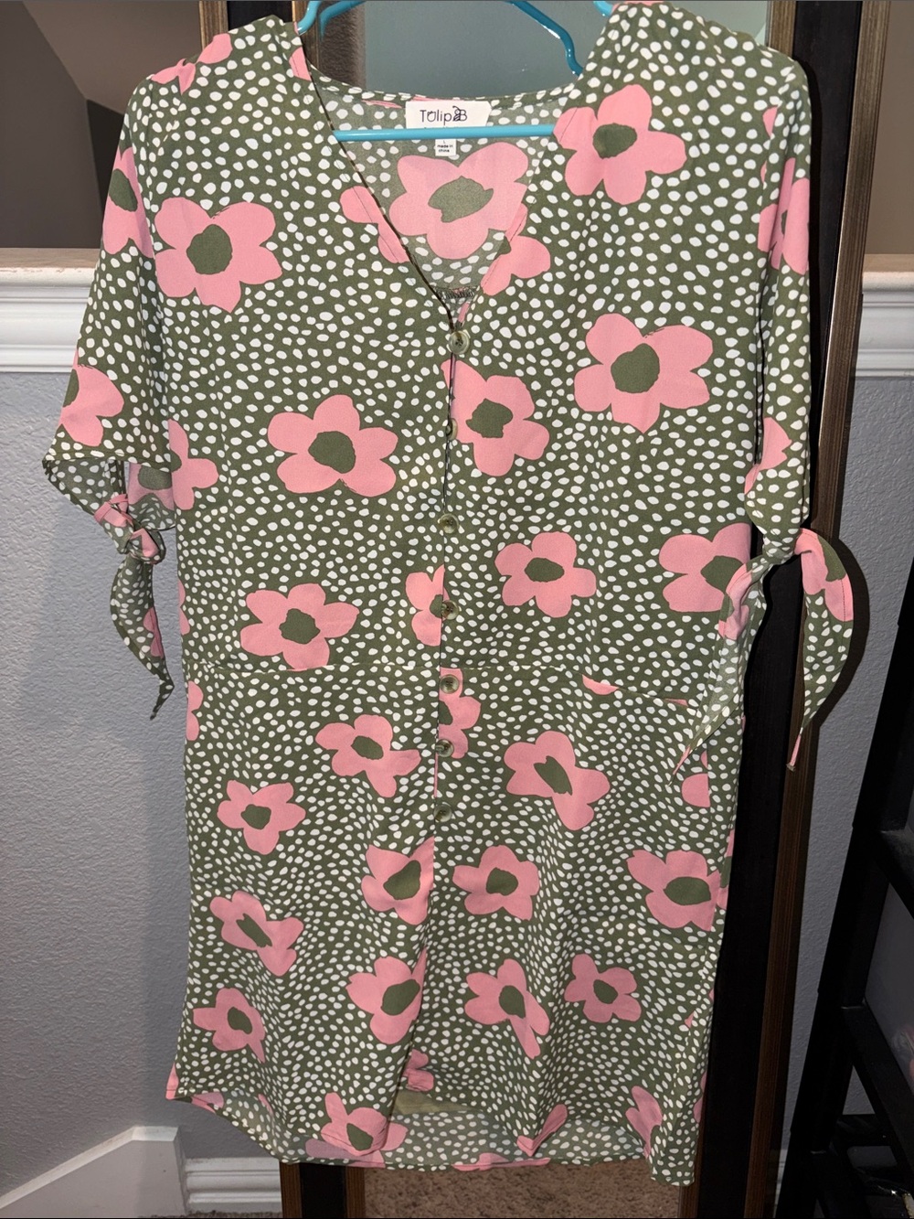 Tolipa Olive Green Floral Button-Front Casual Dress with Pink Accents